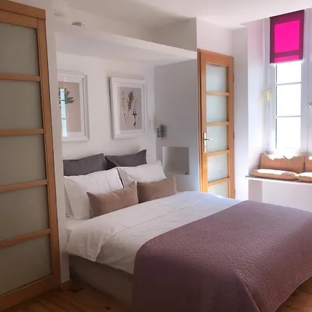 Spacieux & Calme Sur Le Vieux Port Appartement